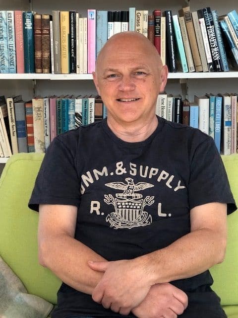 Med Bookis får bøkene til Tom (61) et nytt liv